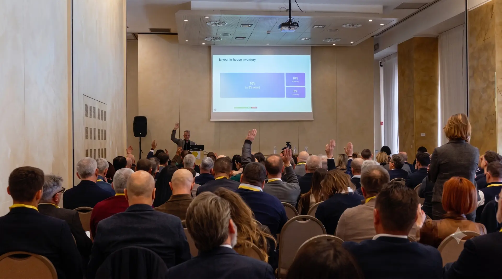 Assemblea Assodel con la platea di aziende associate